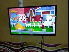32 inches Samsung TV for sale